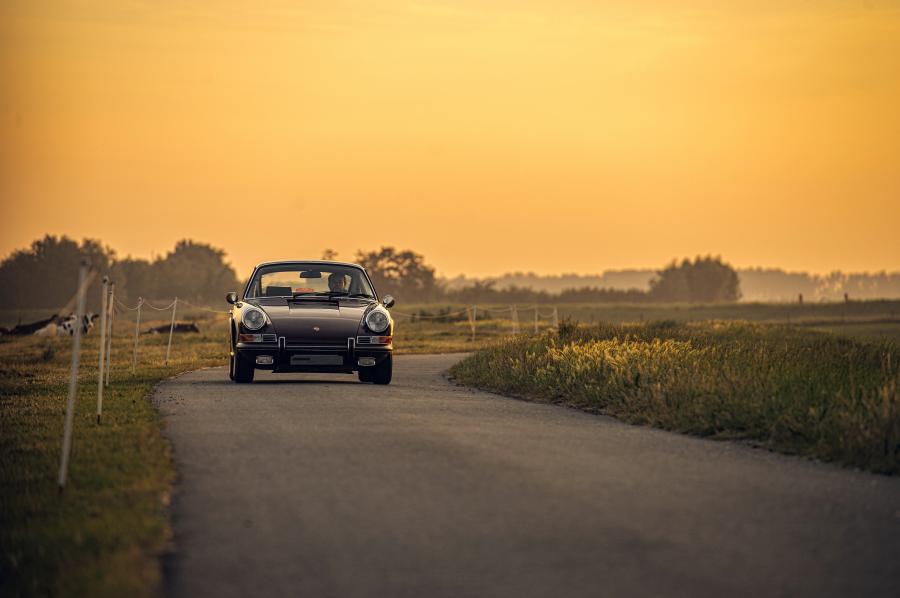  Porsche 911 S 2.0 Coupe 1968 года  (фото 15 из 33)